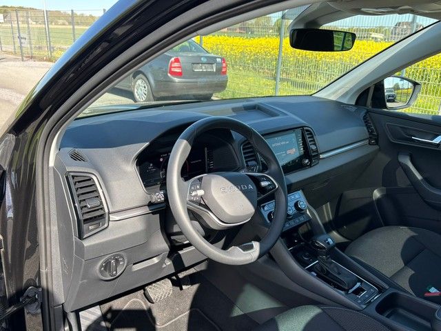 KAROQ 1.5 TSI Selection DSG PANO AHK 360° MATRIX