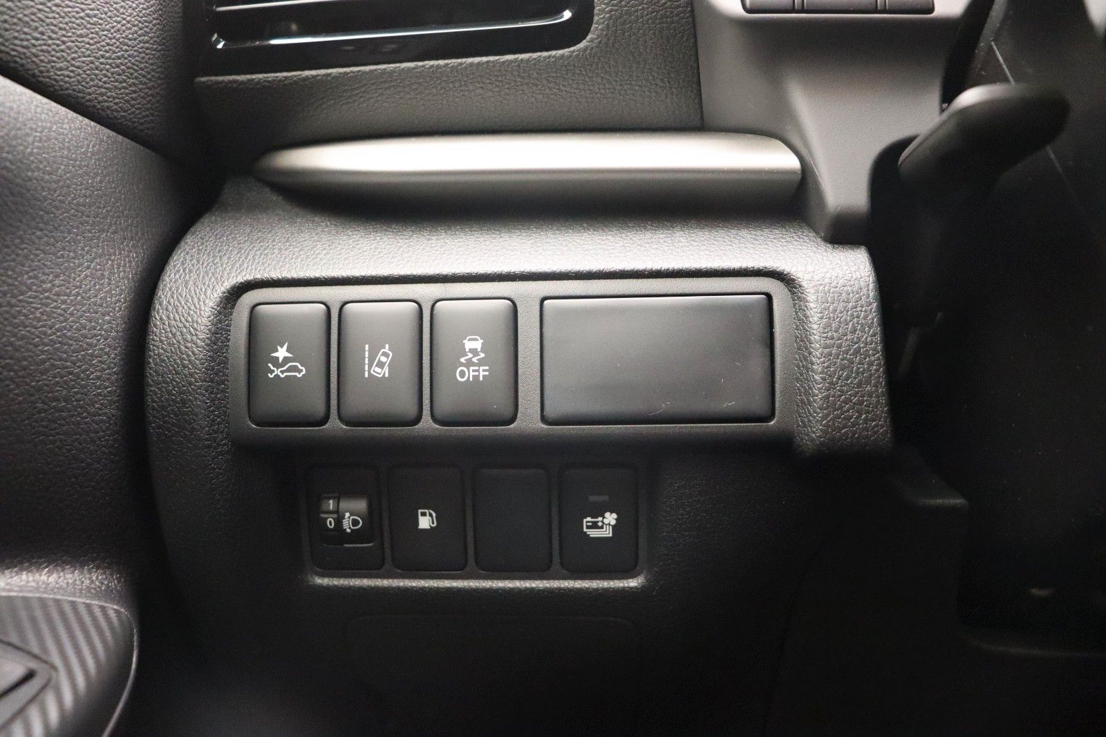 Fahrzeugabbildung Mitsubishi Eclipse Cross Plus Hybrid 4WD