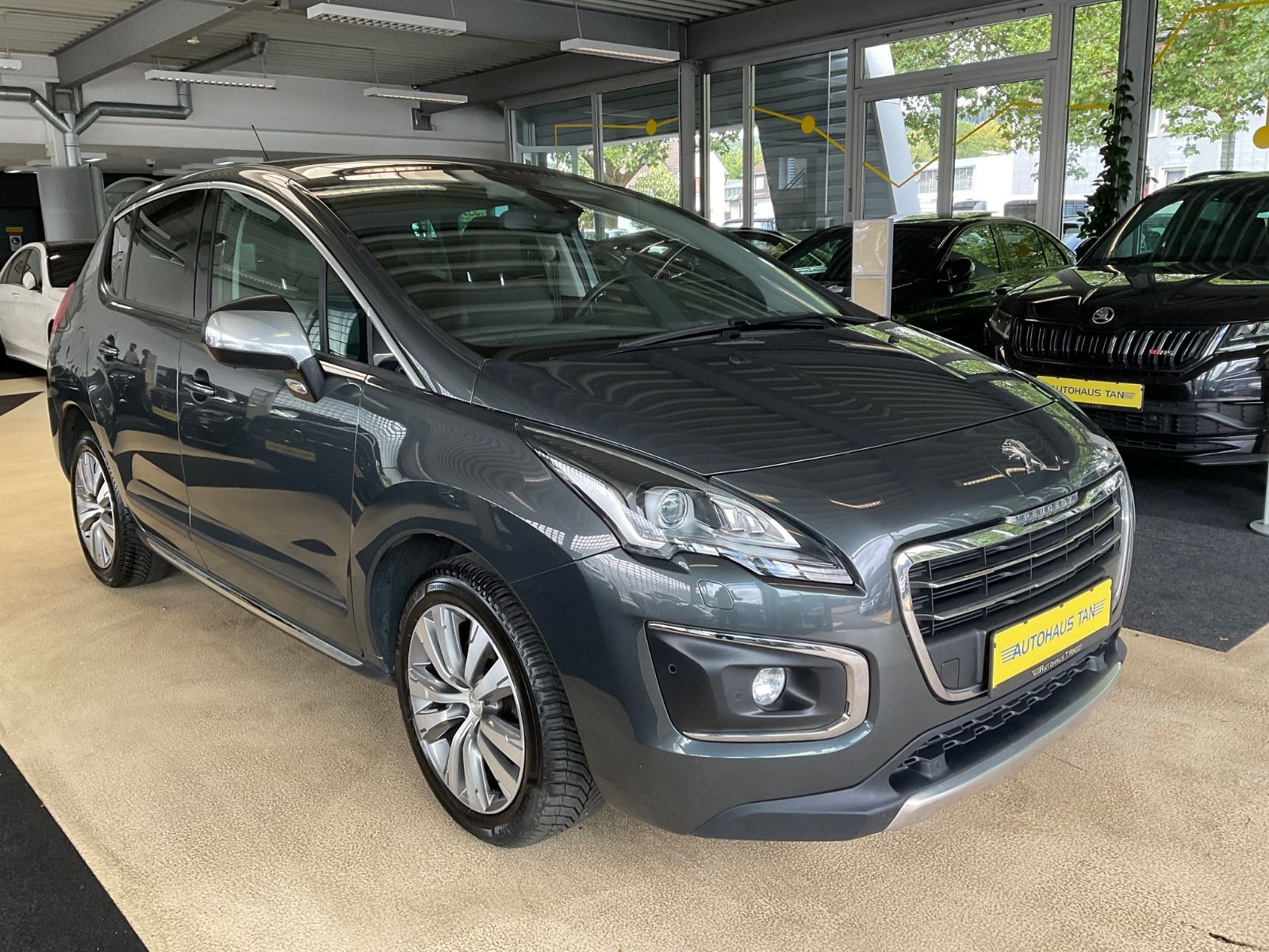Fahrzeugabbildung Peugeot 3008 Allure*Head-Up Display