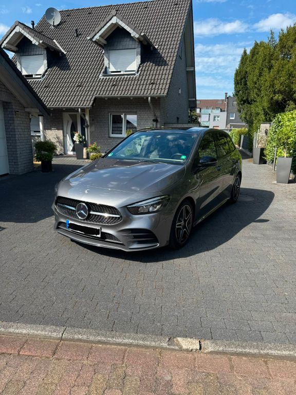 Image of Mercedes-Benz B 200