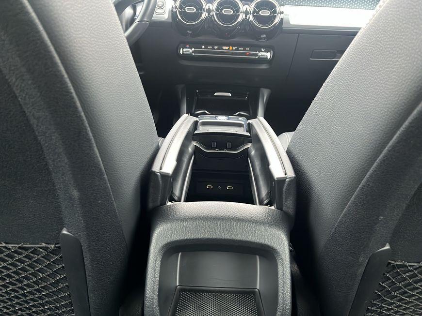 Mercedes-Benz GLB 200