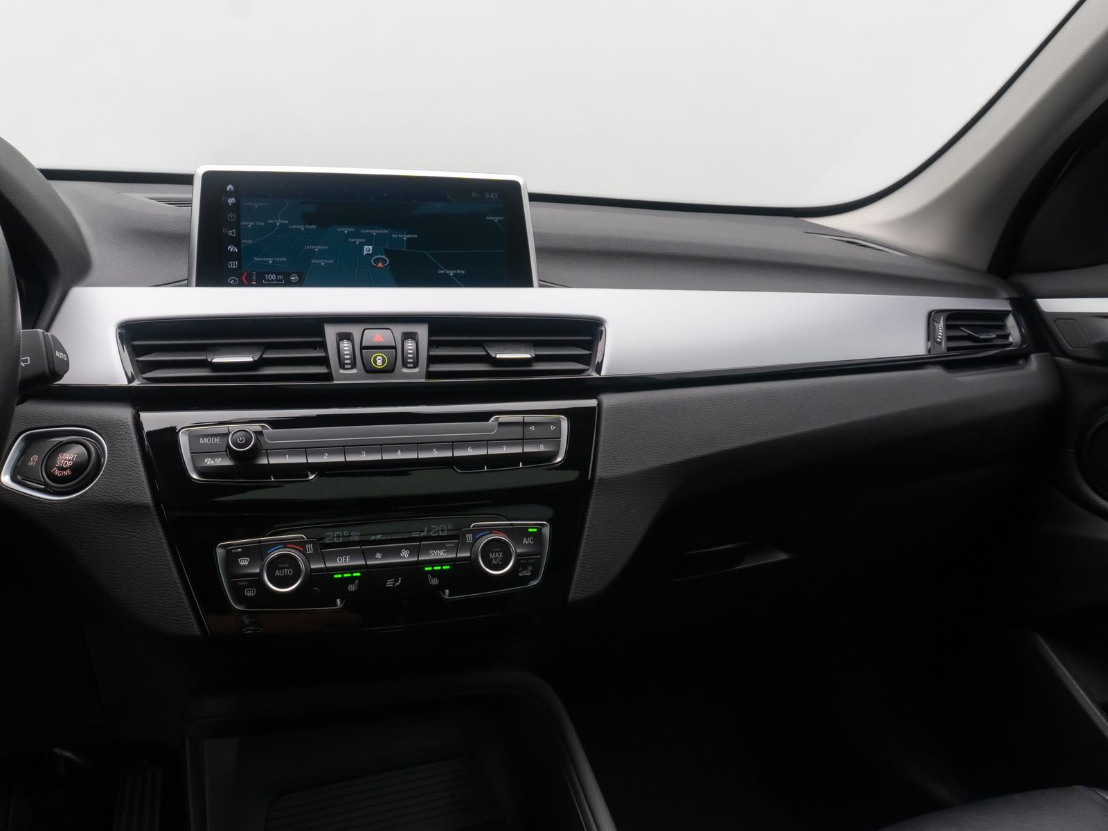 Fahrzeugabbildung BMW X1 xD18d Panorama Kamera DAB HiFi MSport Leder