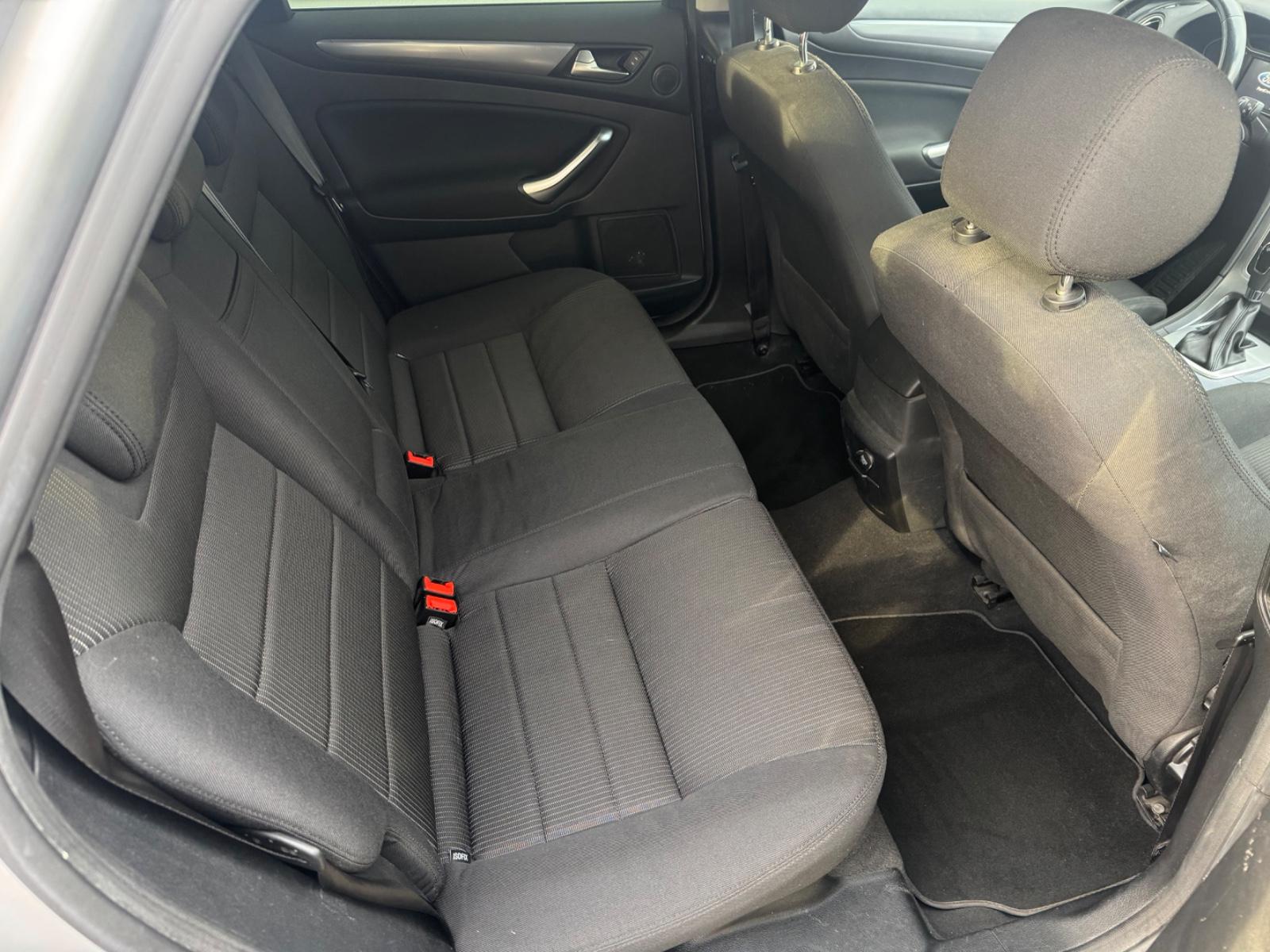 Ford Mondeo 2012 — photo 19
