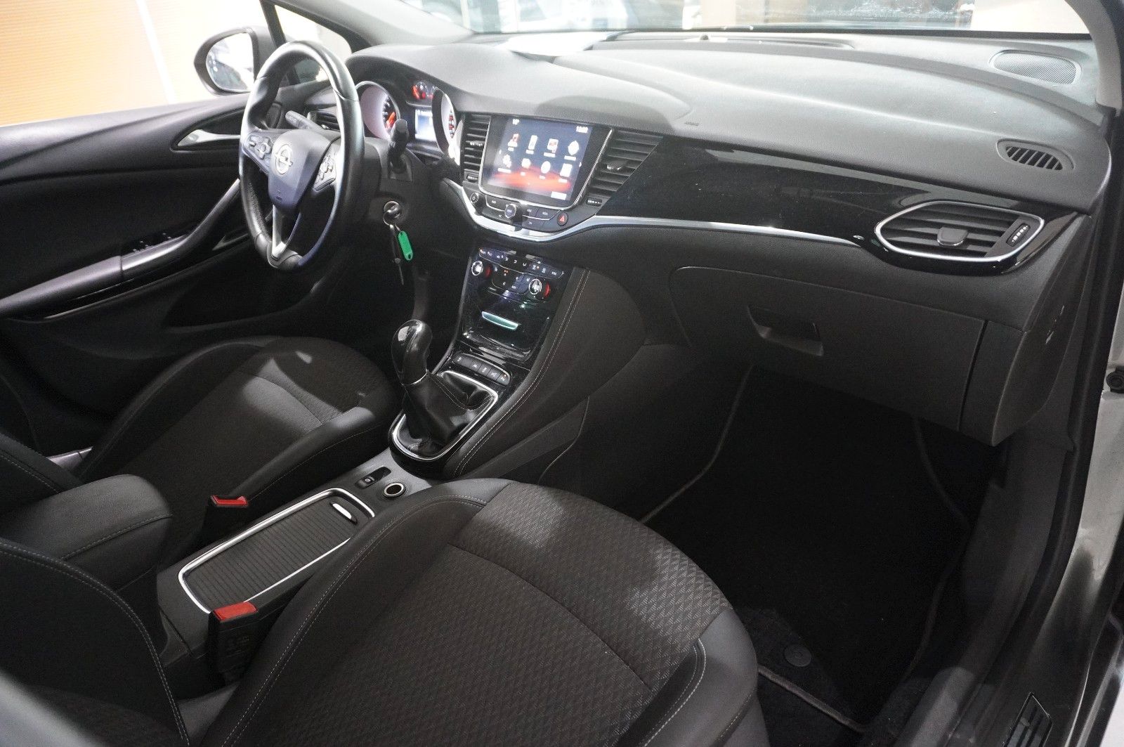 Fahrzeugabbildung Opel Astra K ST 1.4T INNOV. NAVI/LED/KAMERA/SPORT/AHK