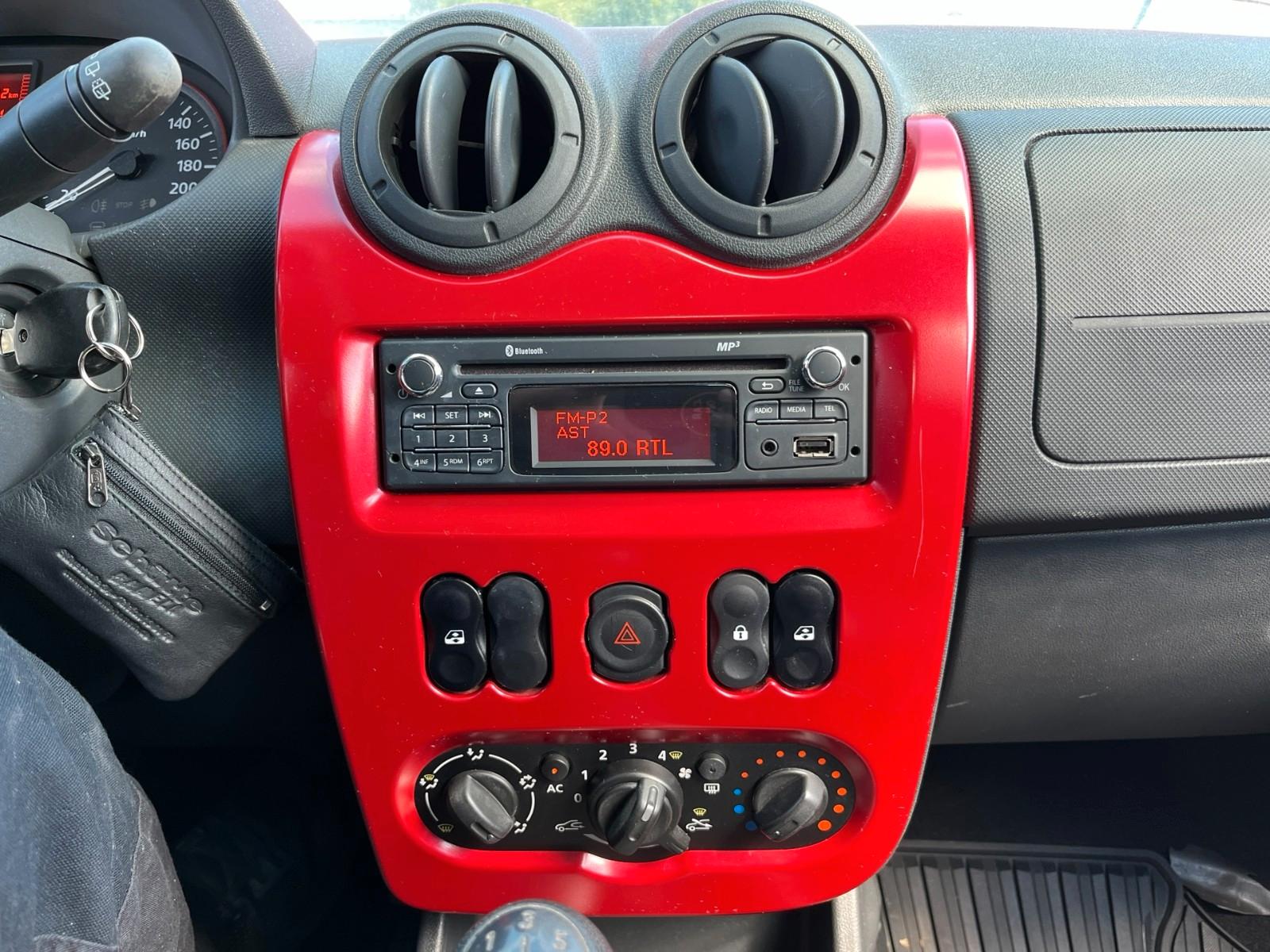 Dacia Sandero 2012 — photo 25