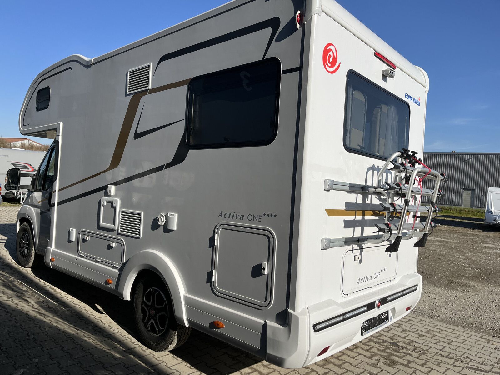 Fahrzeugabbildung Eura Mobil Activa One AO 650 HS Travel Plus/Mark./Fahrradt.