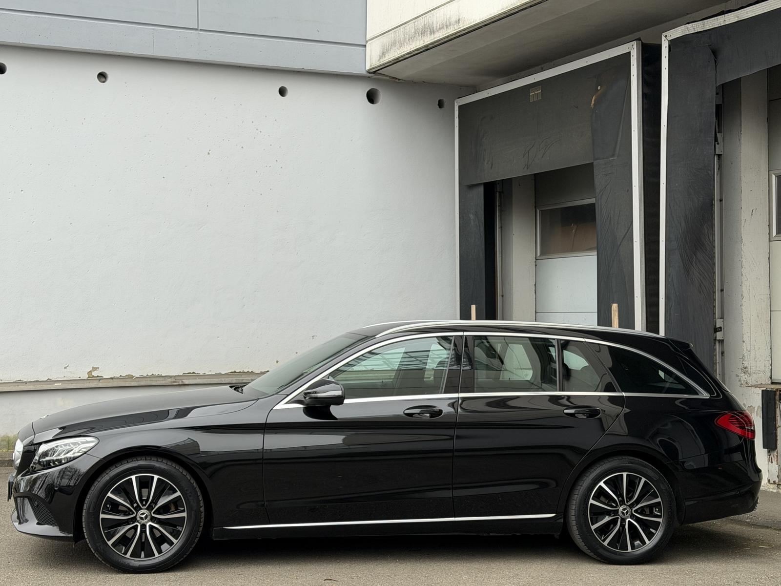 Mercedes-Benz C 180 T CGI Avantgarde LED Navi Kamera KeylessGo