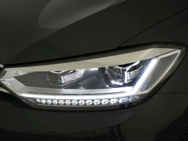 Touran COMFORTLINE DSG+LED+AHK+NAVI+SPORTFAHRWER