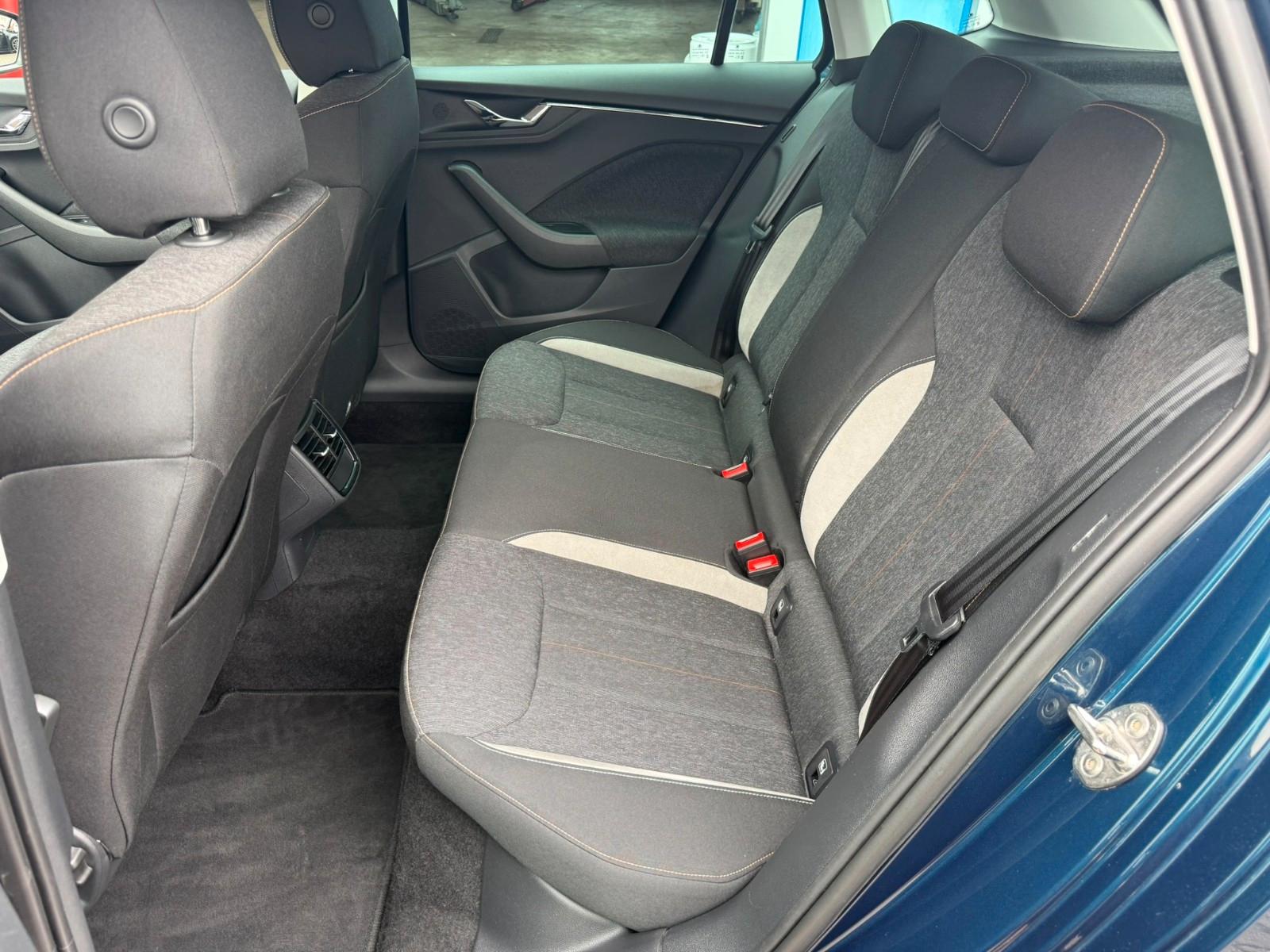 Skoda Kamiq Style VIRTUAL KLIMA ALU PDC KAMERA AHK FSE, миниатюра 19