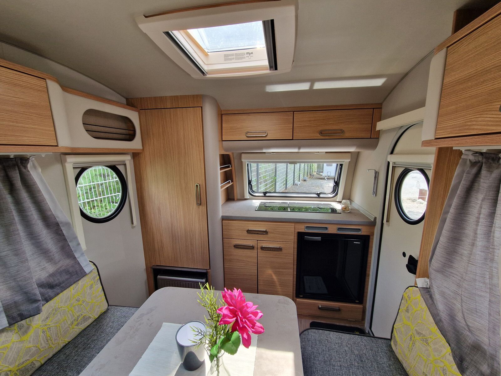 Fahrzeugabbildung T@b BASIC 320