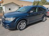 Fiat Freemont 2.0 Mjt 170 CV 4x4 A/T - DISTRIBUZ - blaue Fiat Freemont