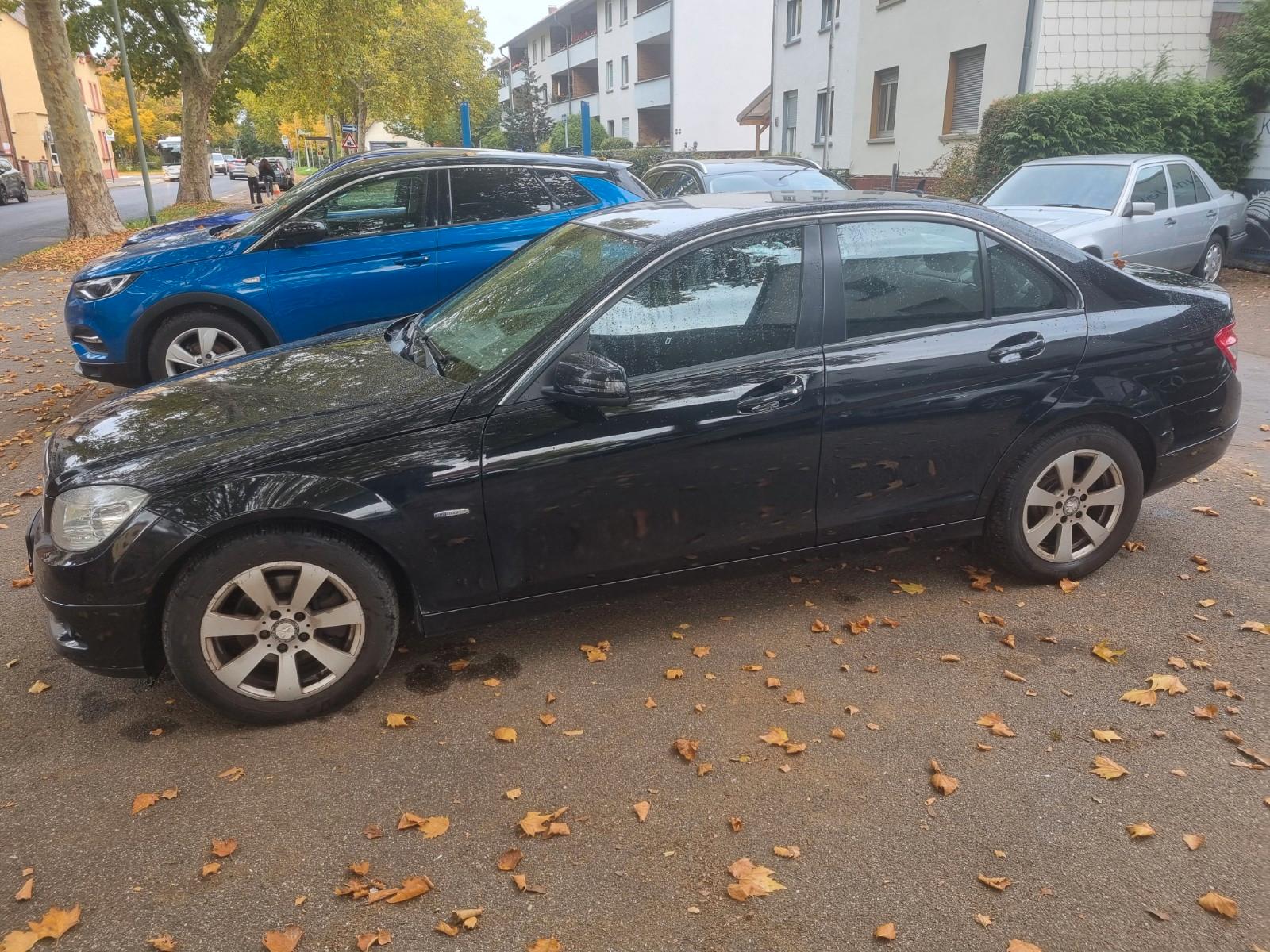 Mercedes-Benz C 180 KOMPRESSOR BlueEFFICIENCY +Navi+Sitzheiz.