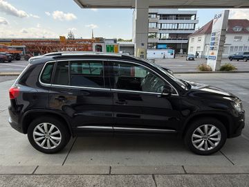 Volkswagen Tiguan - 4