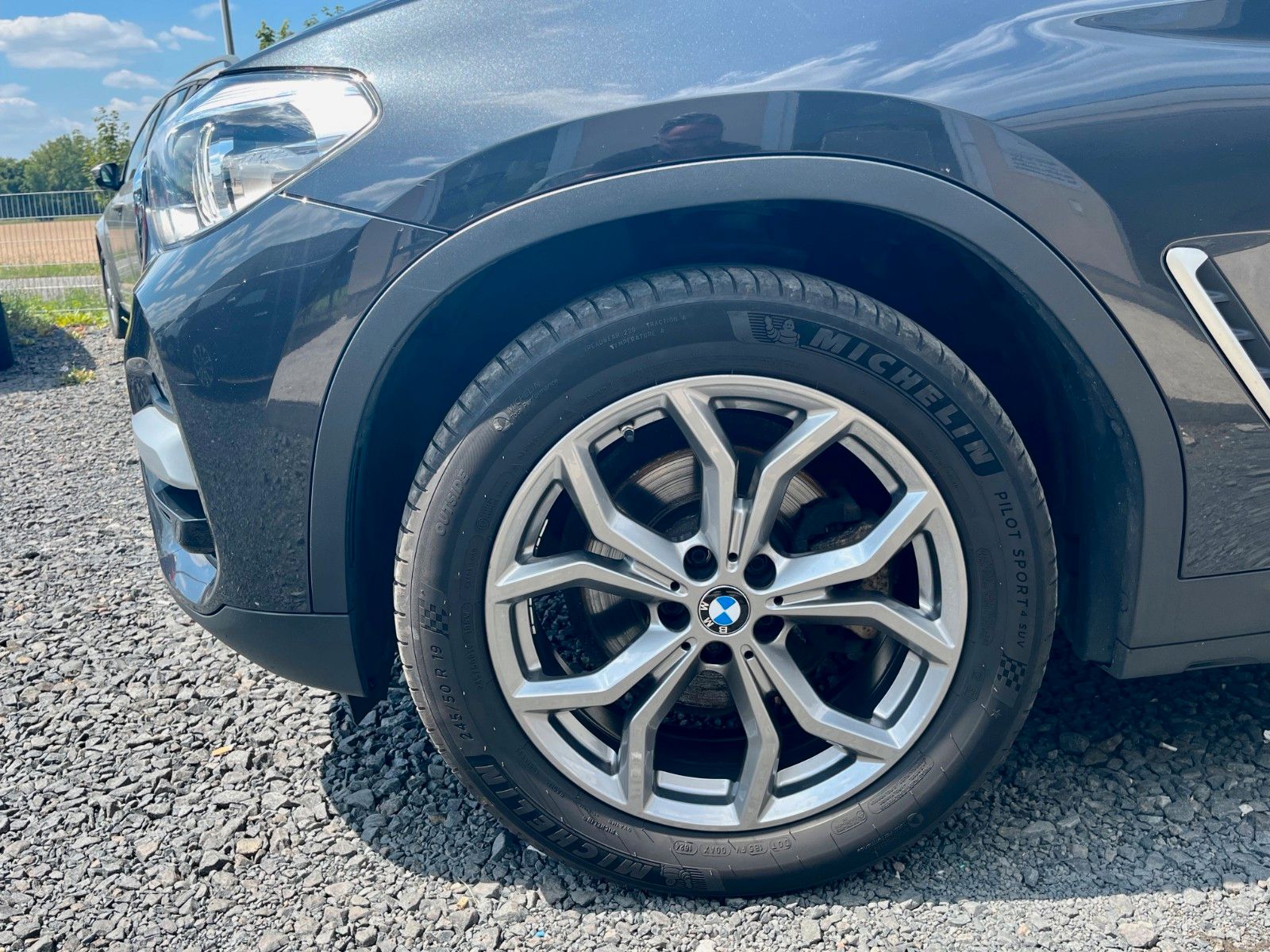 Fahrzeugabbildung BMW X3 xDrive20d xLine Navi LED SPORTSITZE Leder 19"