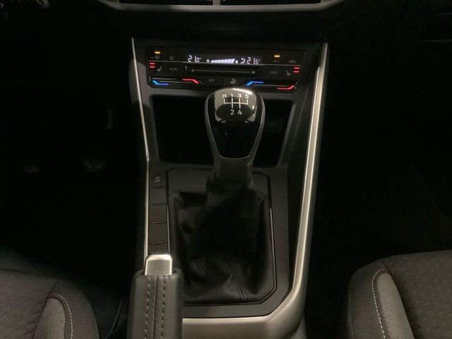 Polo Life 1,0 l 59 kW   LED, Climatronic, SHZ, G