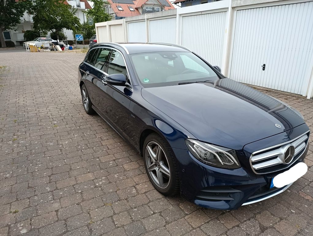 Image of Mercedes-Benz E 300