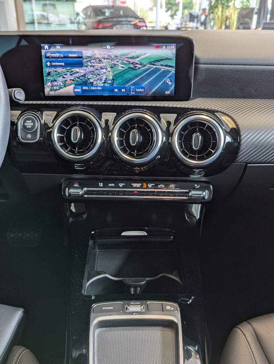 MERCEDES-BENZ CLA 200 Shooting Brake Sitz-Komfort MBUX LED Cam - Image 18