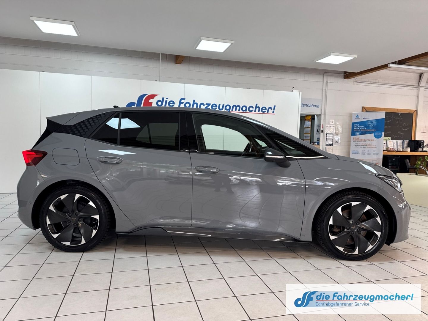 Fahrzeugabbildung CUPRA Born 170 kW Navi Digitales Cockpit 360 Kamera LE