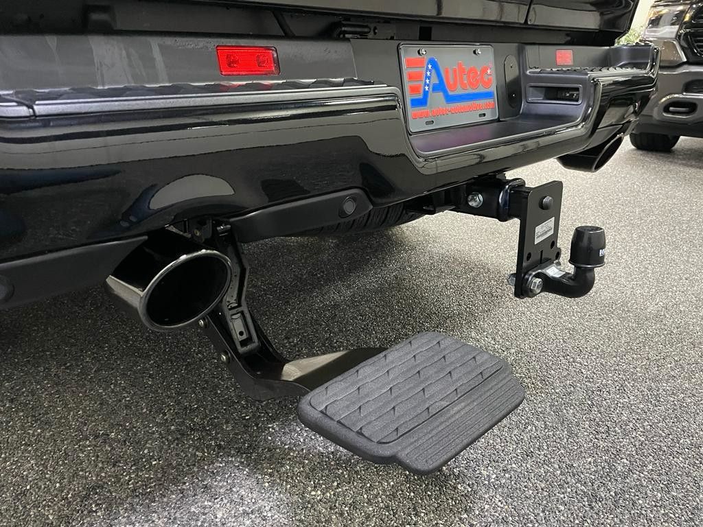 Fahrzeugabbildung Dodge LARAMIE NIGHT EDITION-RAMBOX-TAILGAT-12"-LUFTF.