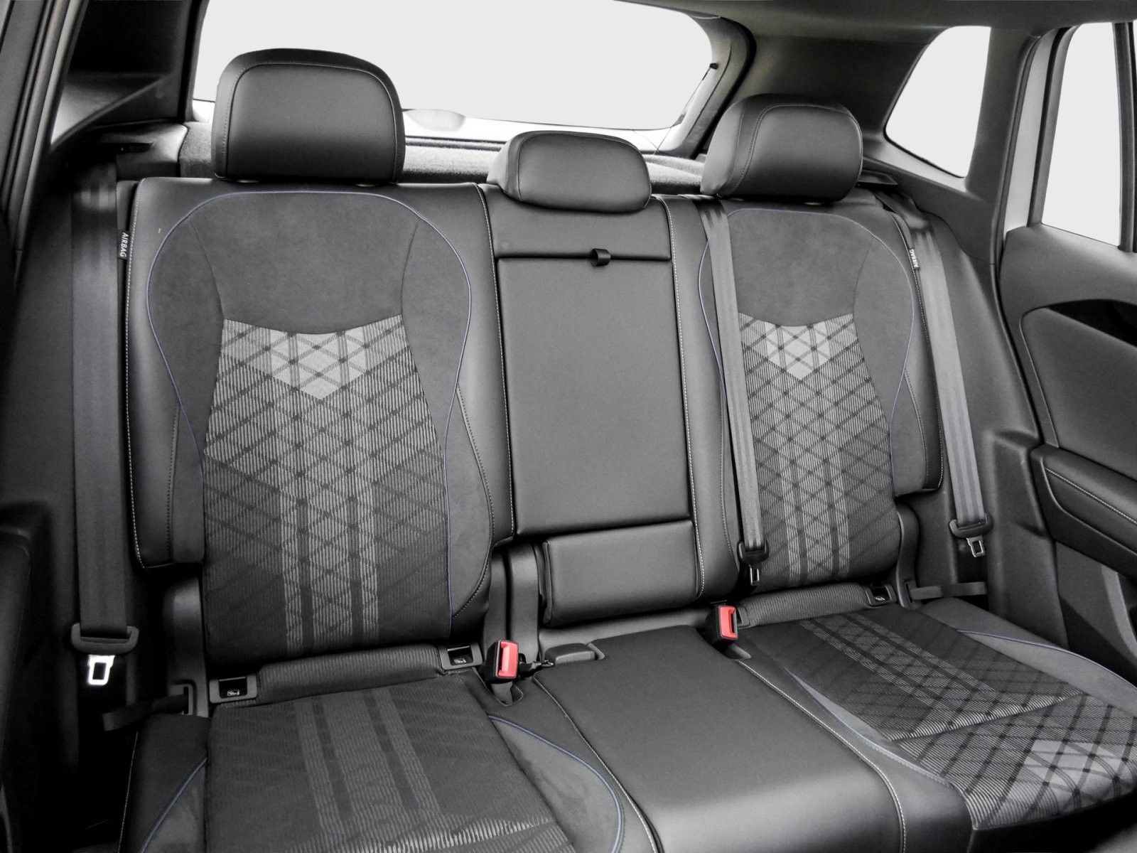 Volkswagen Tiguan R-Line 2.0 TDI DSG 4M AreaV. AHK HarmanK foto 4