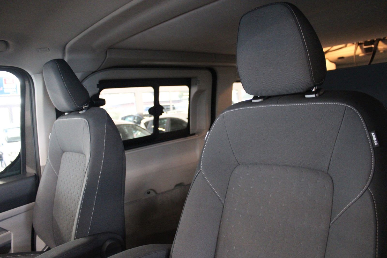 Fahrzeugabbildung Ford NUGGET L1 Titanium MARKISE + Aufstelldach SOFORT