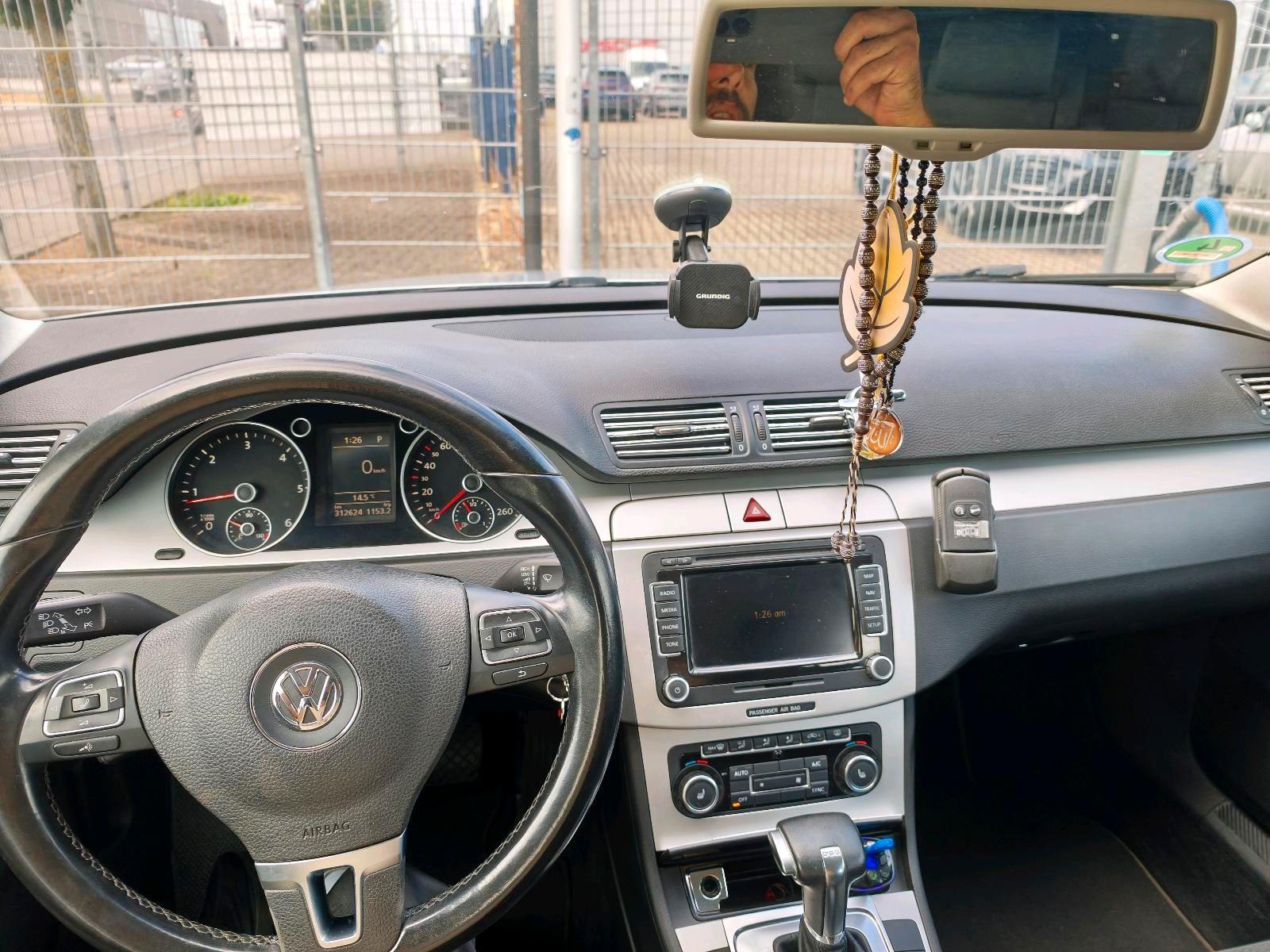 Volkswagen Passat 2010 — photo 9