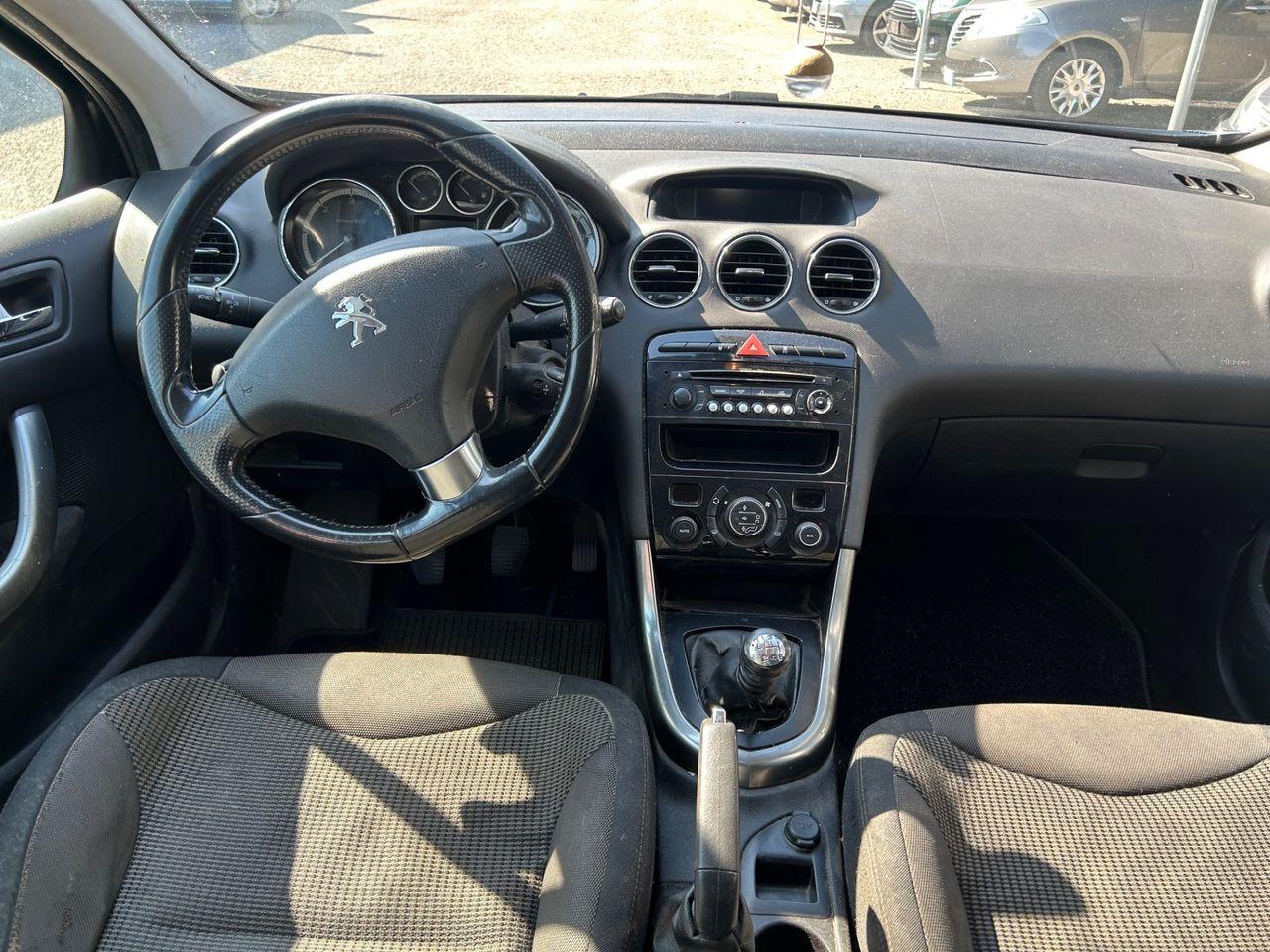 Peugeot 308 2013 — photo 9