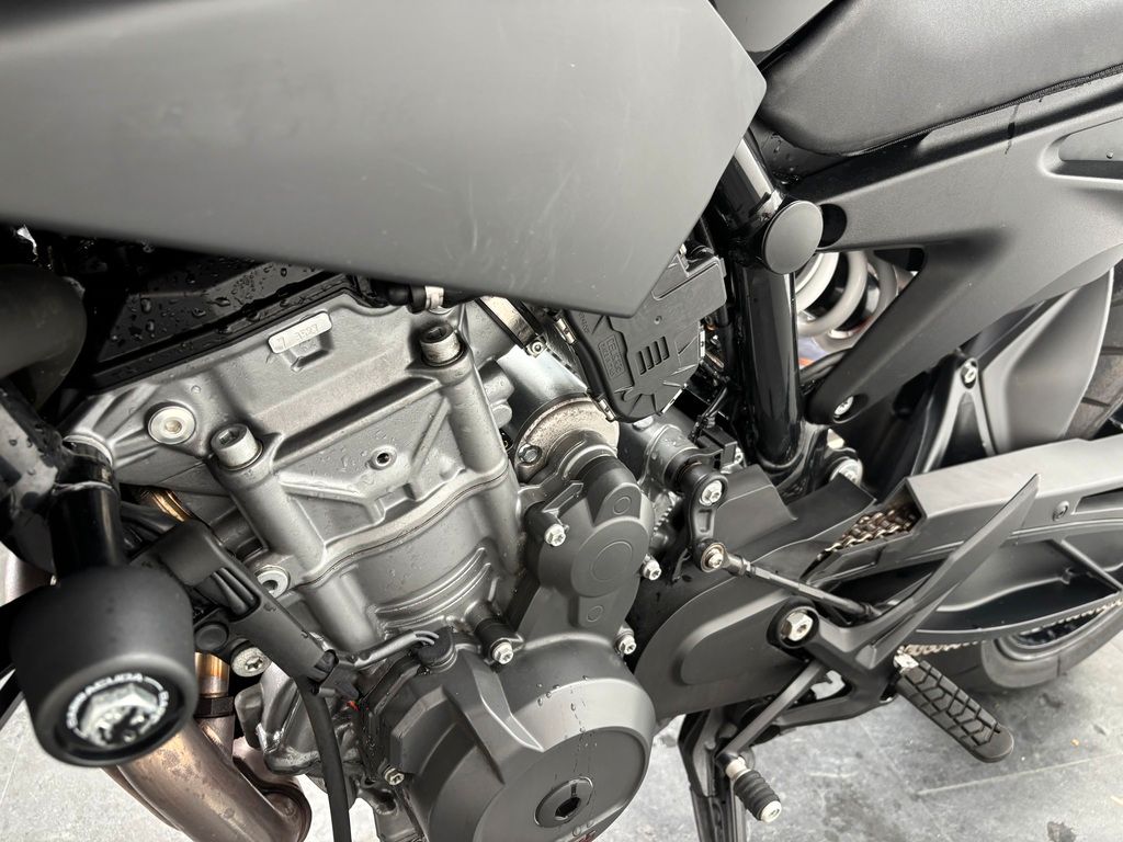 Fahrzeugabbildung KTM 890 DUKE *TOP-ZUSTAND *1. HAND *ARROW
