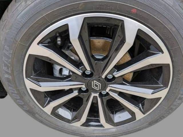 Fahrzeugabbildung Renault CLIO KISS TCe 90