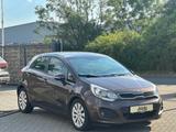 Kia Rio Spirit - Kia Rio mit Diesel-Antrieb: Limousine
