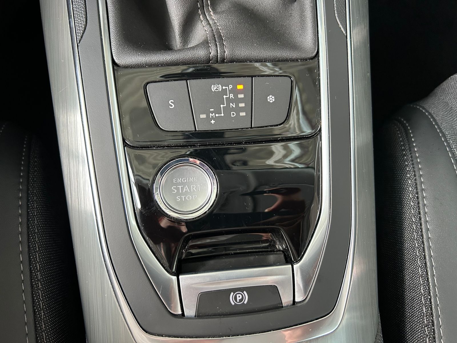 Fahrzeugabbildung Peugeot 308 SW Allure KLIMA LED NAVI  ALU