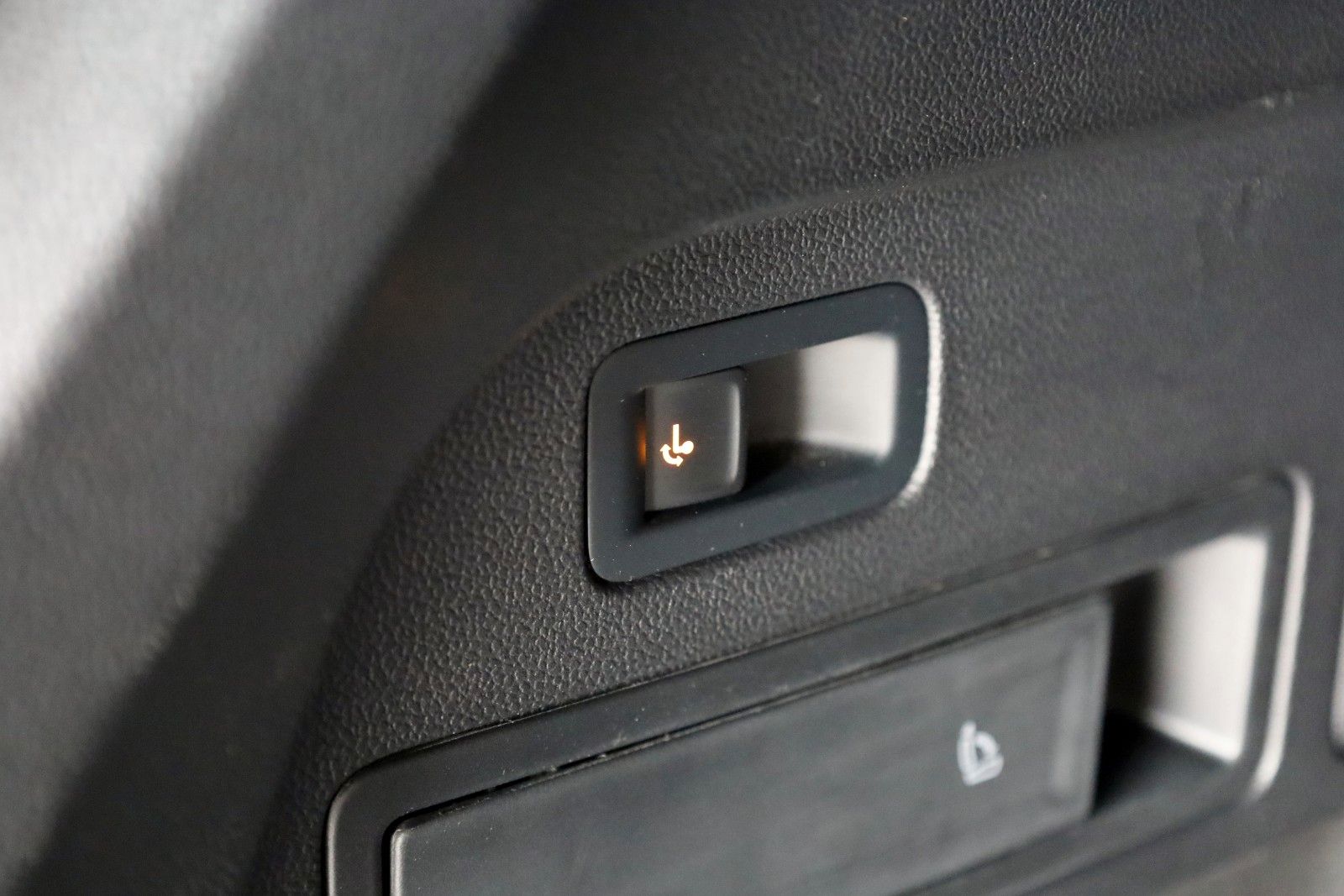Fahrzeugabbildung Volkswagen Tiguan Allspace R-Line 4M Navi,LED,ACC,360°,AHK,