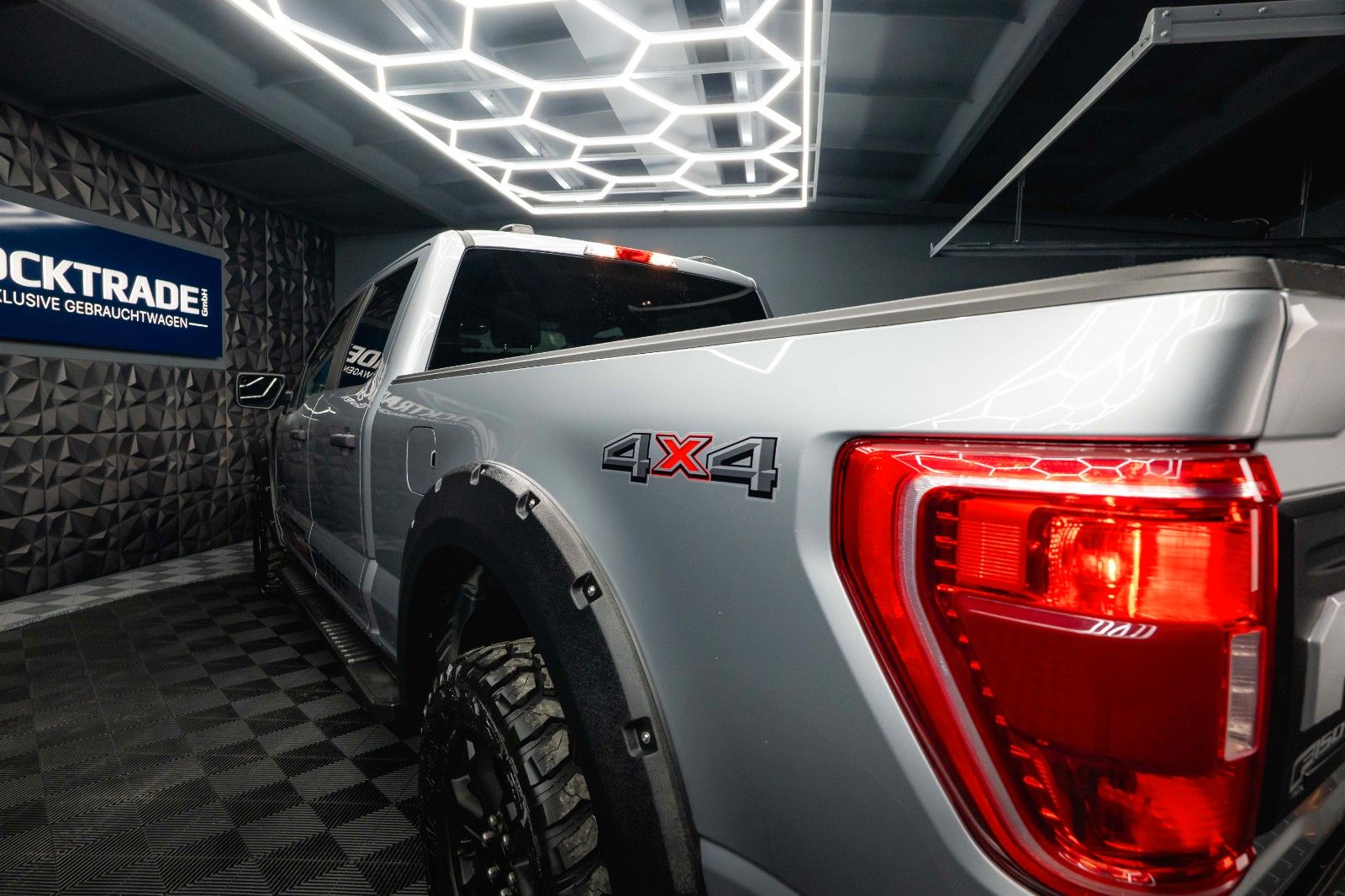 Fahrzeugabbildung Ford F150 5.0L V8 4x4 Offroad SuperCrew RAPTOR 19%