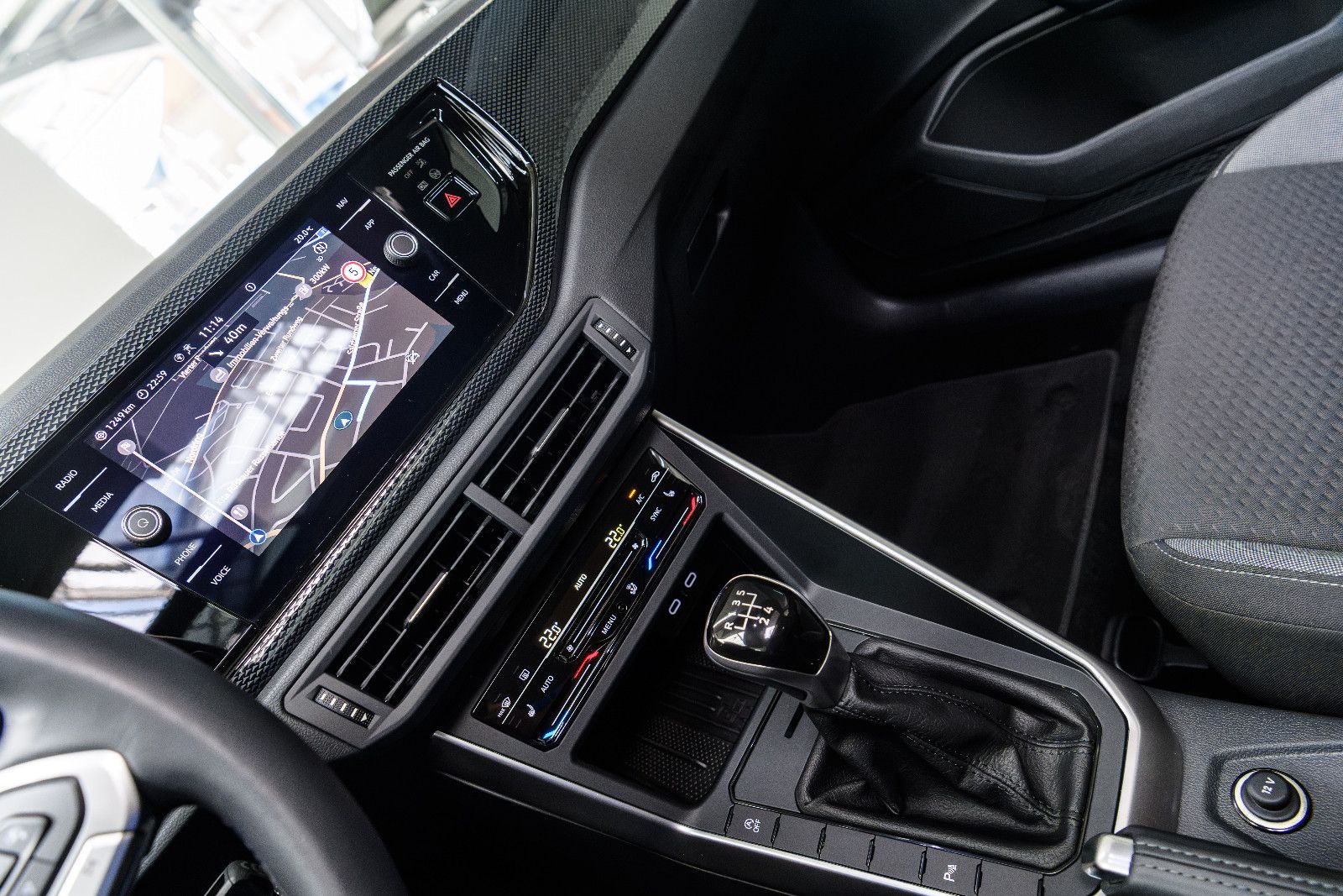 Fahrzeugabbildung Volkswagen Taigo Life+LED+SHZ+NAVI+PDC+*PANORAMA*+GJR