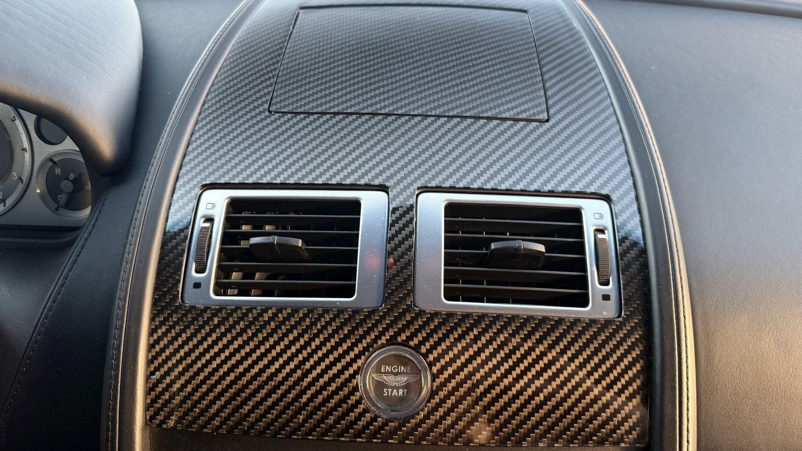 Fahrzeugabbildung Aston Martin V8 Vantage*Handschalter*Deutsches Auto