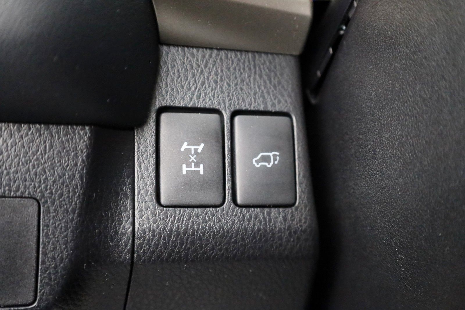 Fahrzeugabbildung Toyota RAV4 Edition 4x4, Kamera, SH, PDC, AHK, SR+WR