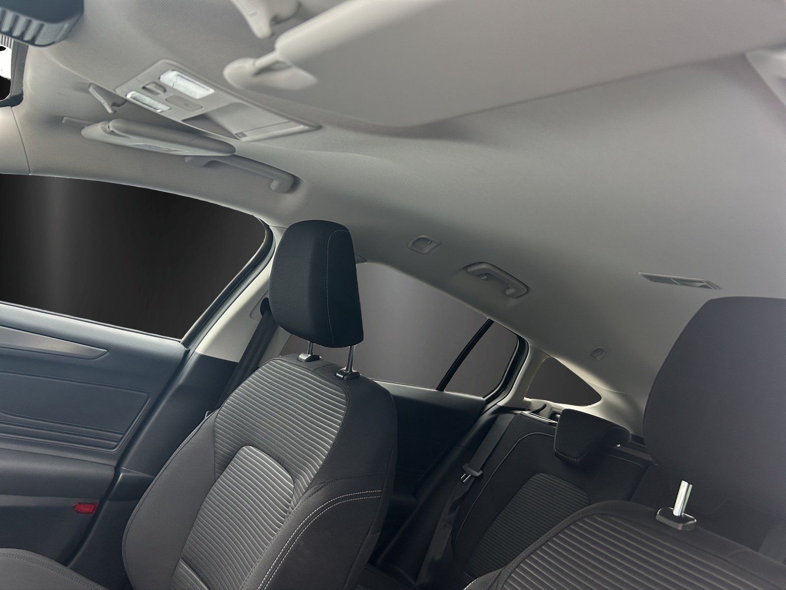 Fahrzeugabbildung Ford Focus Turnier  1,0 Ecoboost Titanium Edition