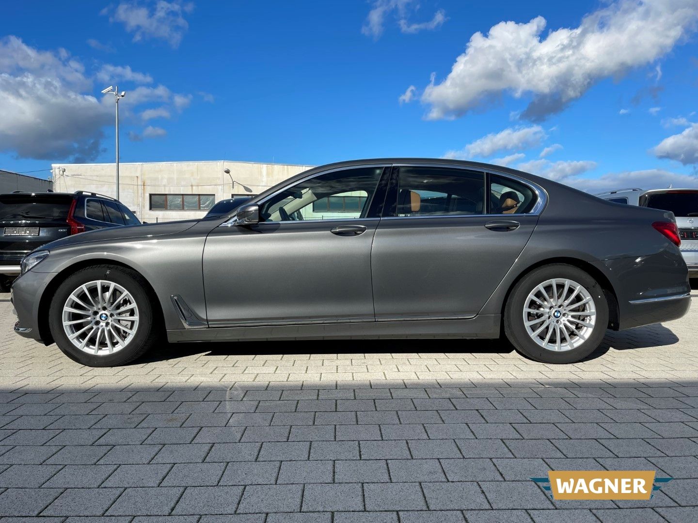 Fahrzeugabbildung BMW 750 i Lim Laserlicht Standheizung Massage