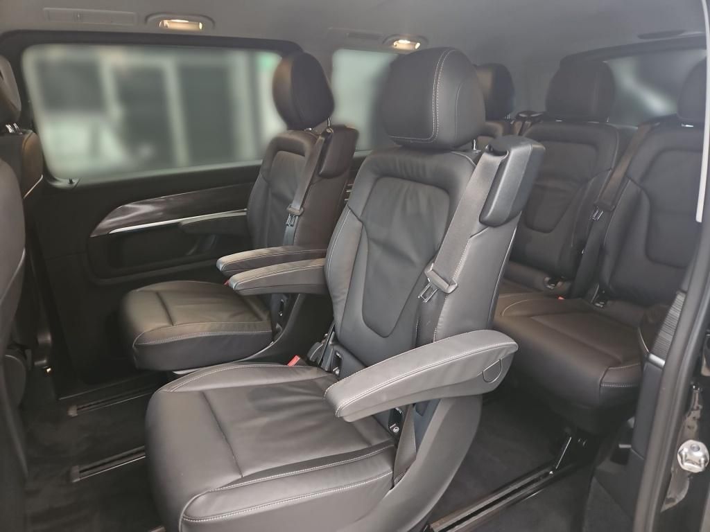 Fahrzeugabbildung Mercedes-Benz V 300 AVG lang 4x4 7 Sitze 2,5tAHK DISTRONIC EDW