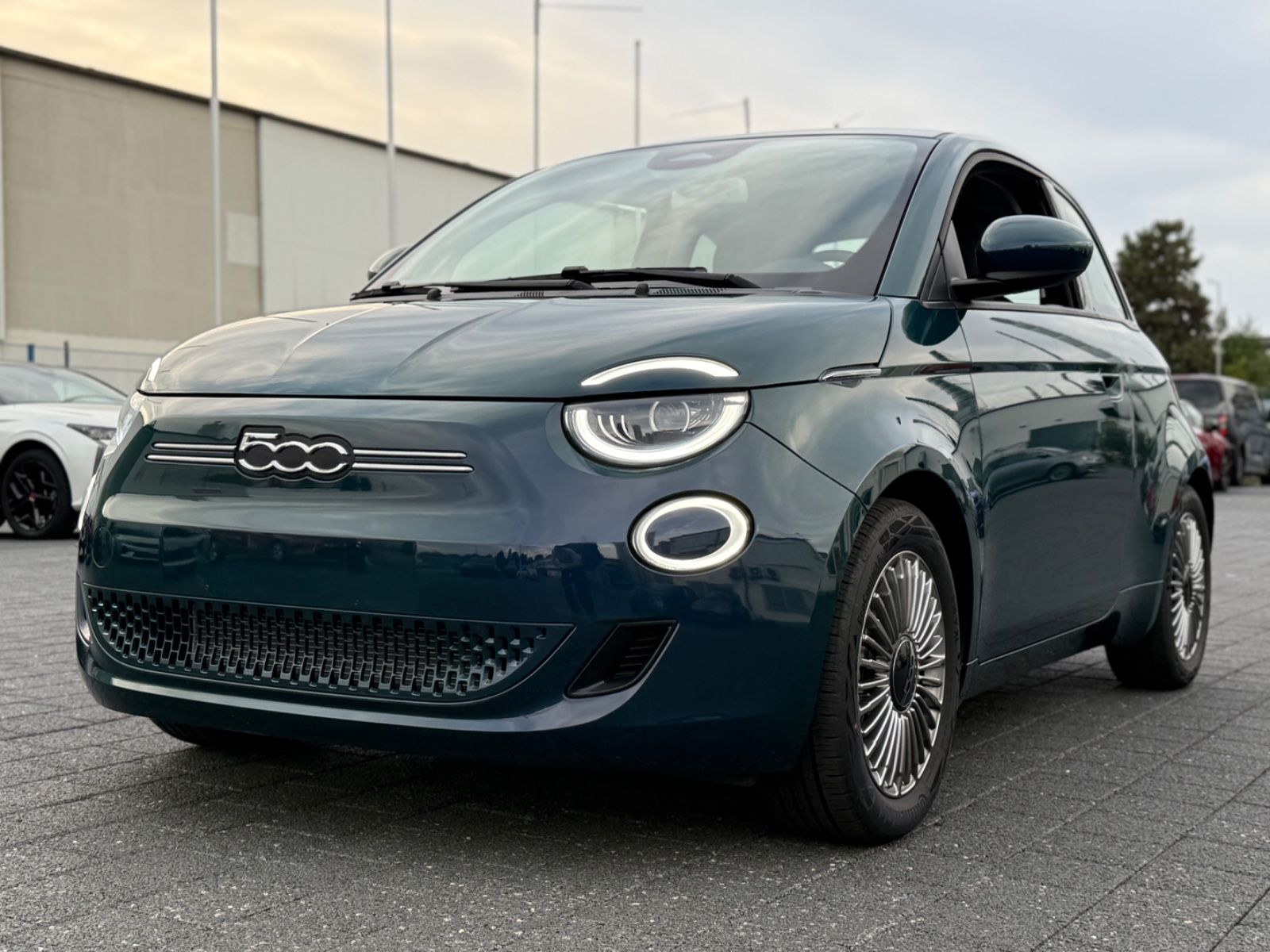 Fiat 500e Icon MAGIC-EYE | KAMERA | NAVIGATION imagem 3