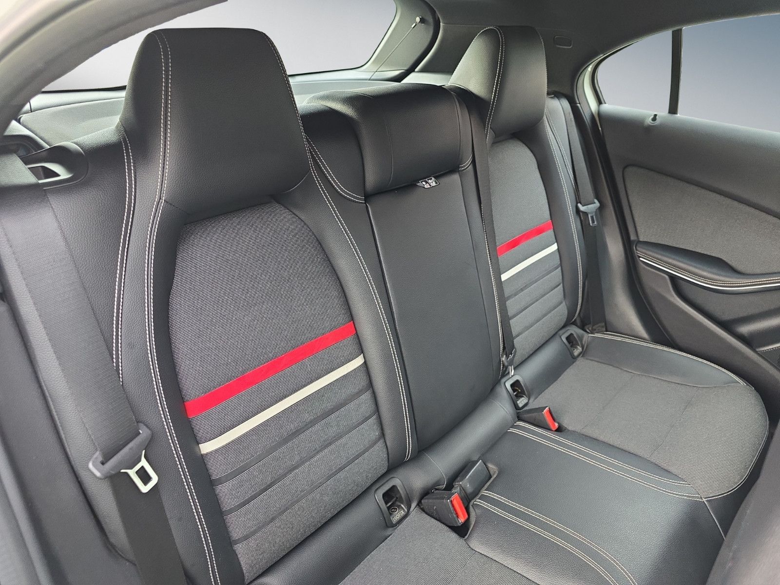 Fahrzeugabbildung Mercedes-Benz A 180 CDI Sportsitze Klima ALU Felgen
