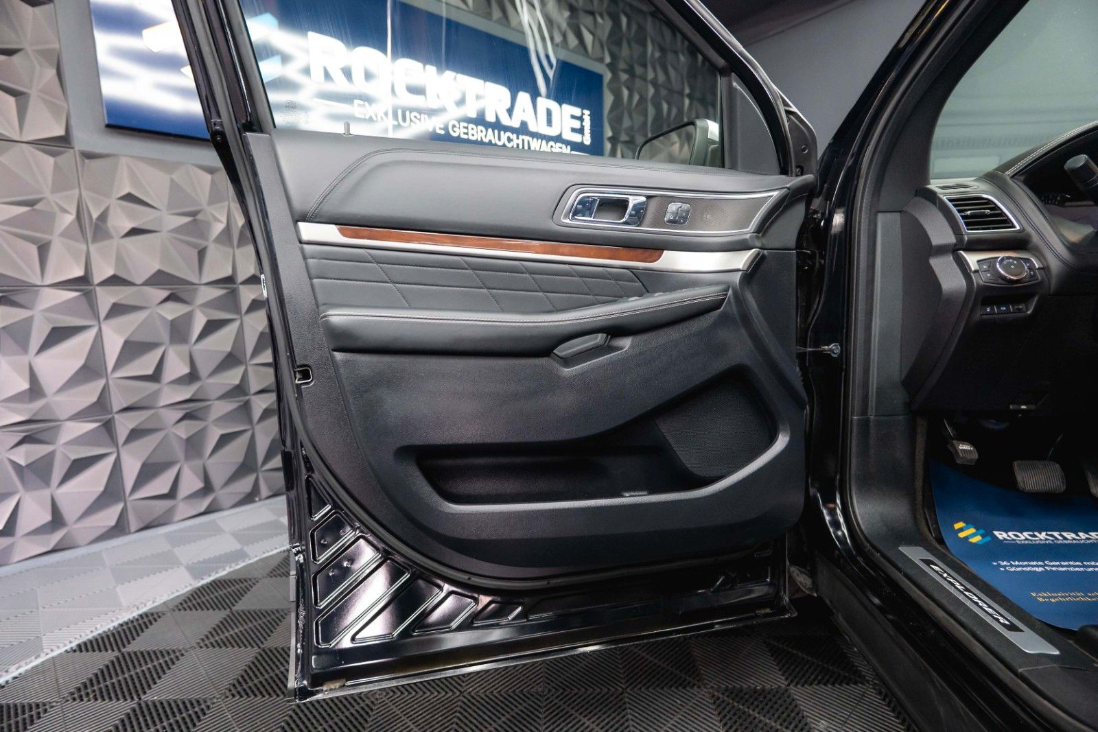 Fahrzeugabbildung Ford Explorer 3.5 V6 4x4 PLATINUM Twin-Turbo EcoBoost