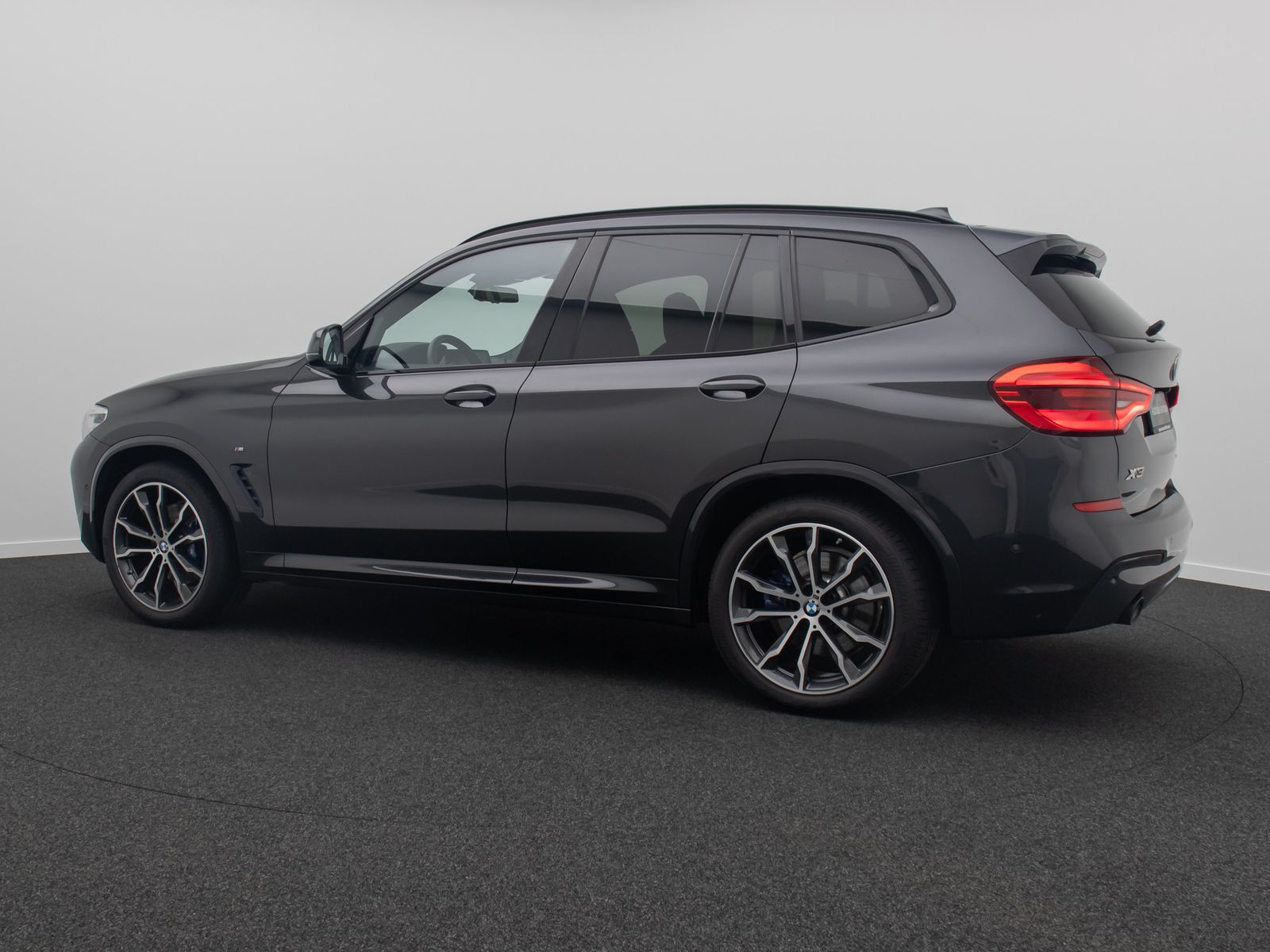Fahrzeugabbildung BMW X3 xD30d M Sport DAB HUD Panorama AHK TV 20Zoll