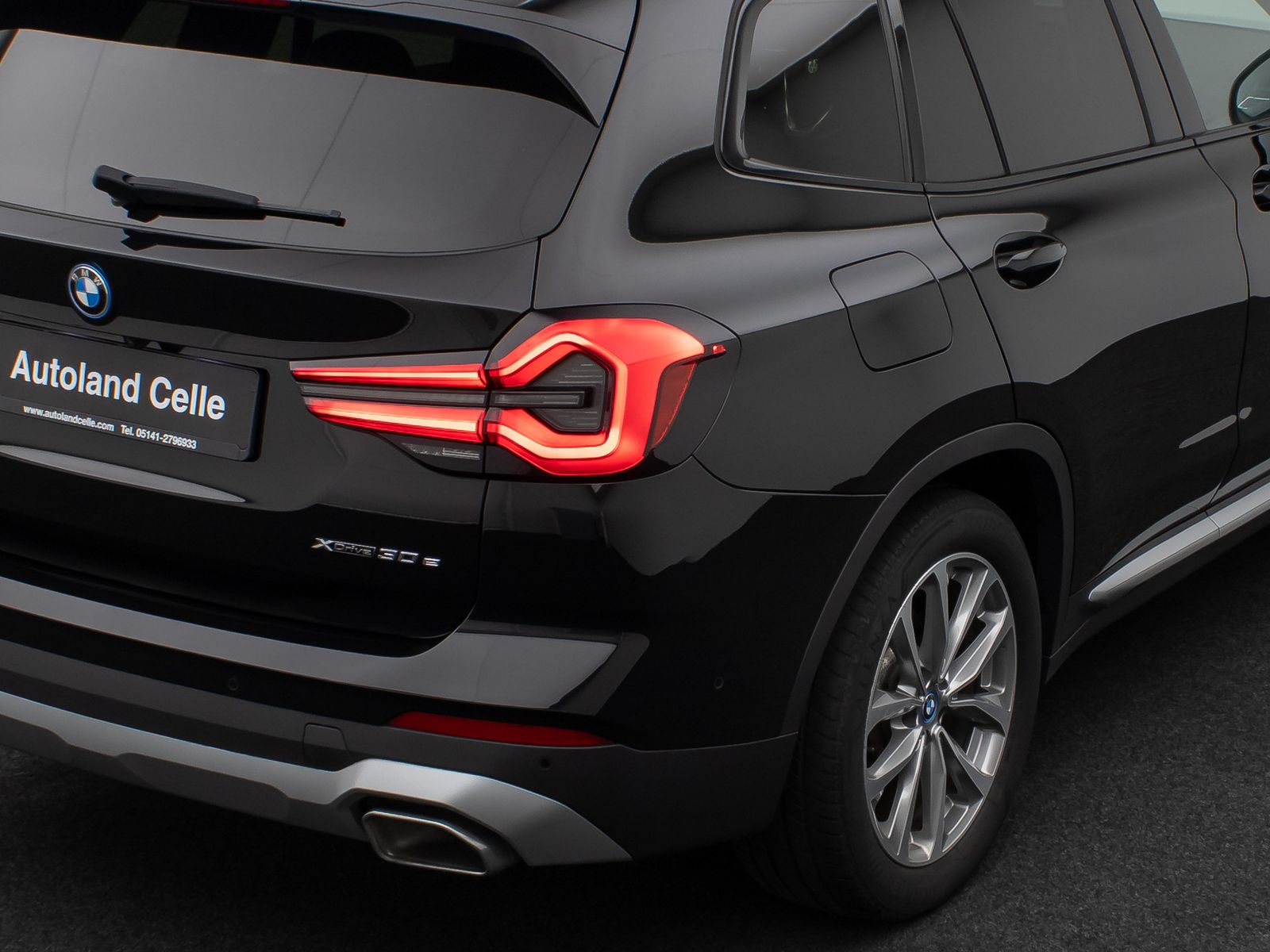 Fahrzeugabbildung BMW X3 xD30e Kamera HUD DAB HiFi Komfort Sport AHK