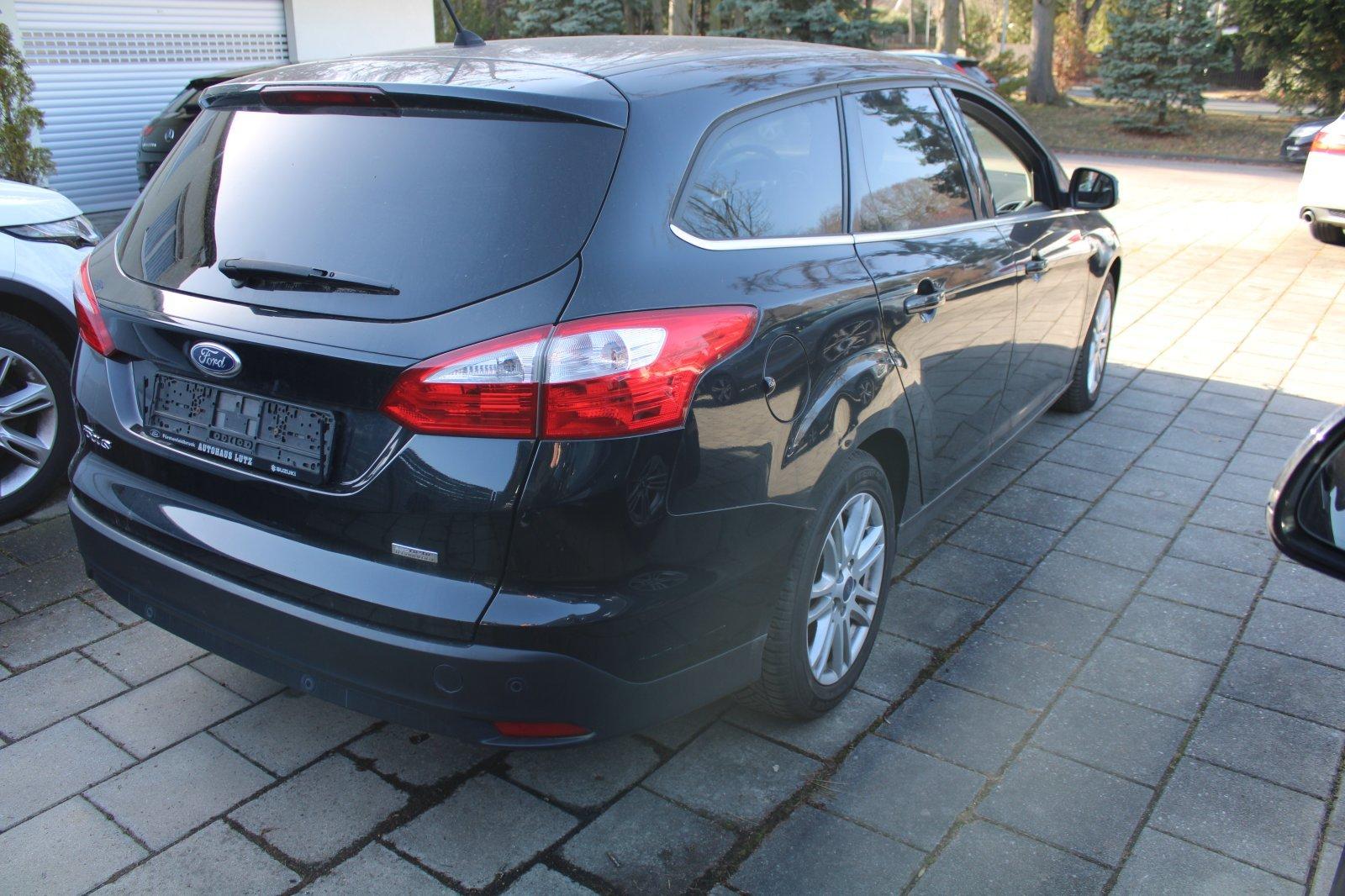 Ford Focus 2013 — photo 16