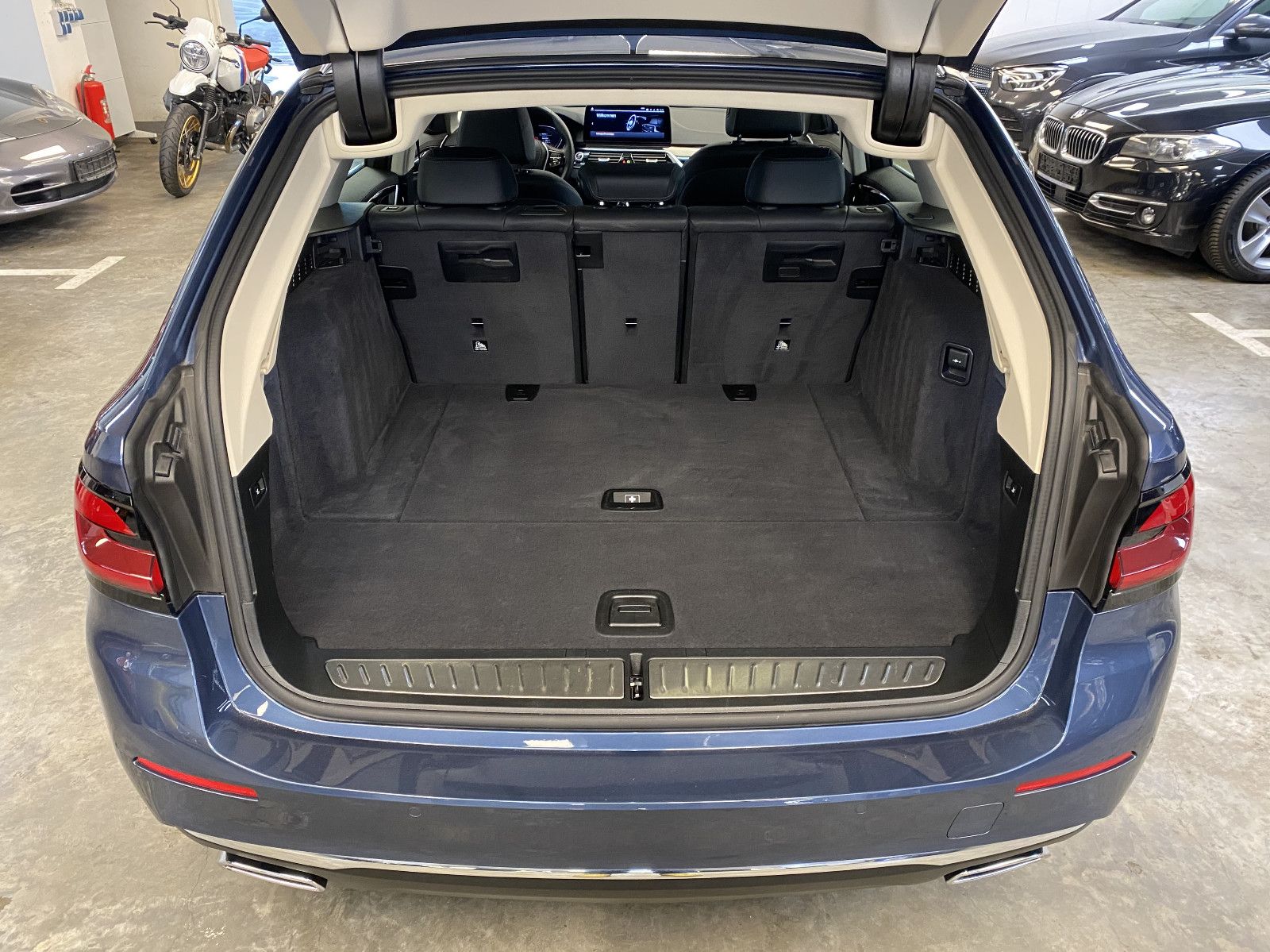 BMW 520 d Touring Luxury Line Standh. Driv. Ass.Prof foto 12