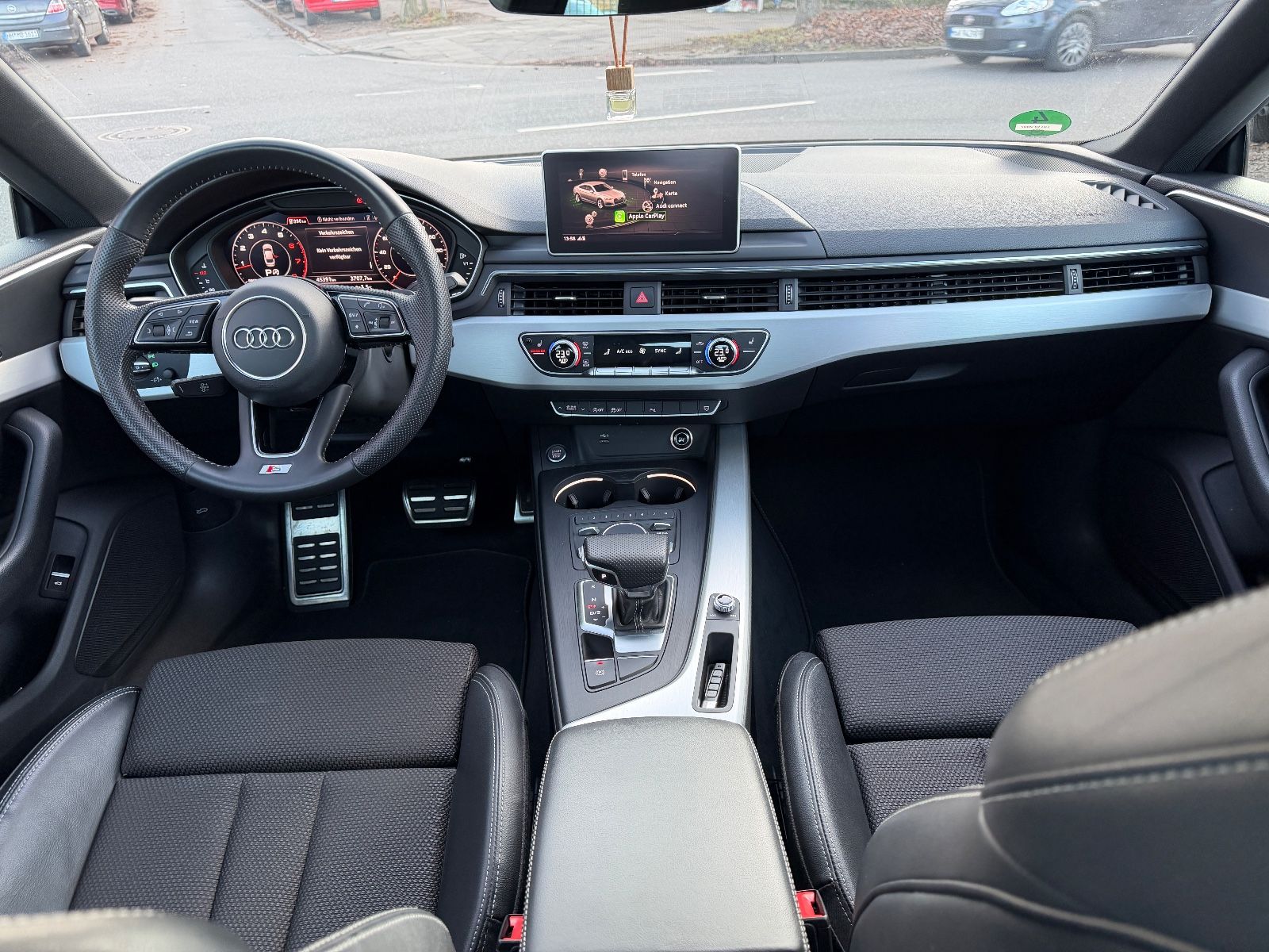 Fahrzeugabbildung Audi A5 Sportback 35 TFSI S-LINE*LED*TEMPO*KAMERA*PDC