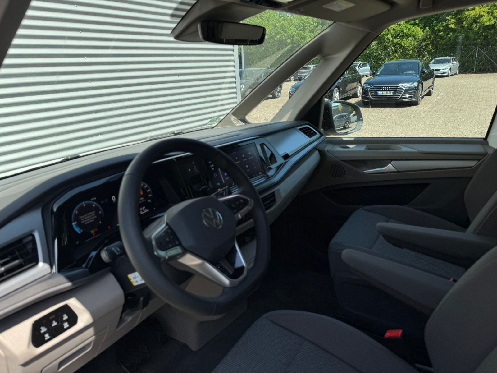 Fahrzeugabbildung Volkswagen T7 California Coast 2.0 TDI DSG Navi AHK