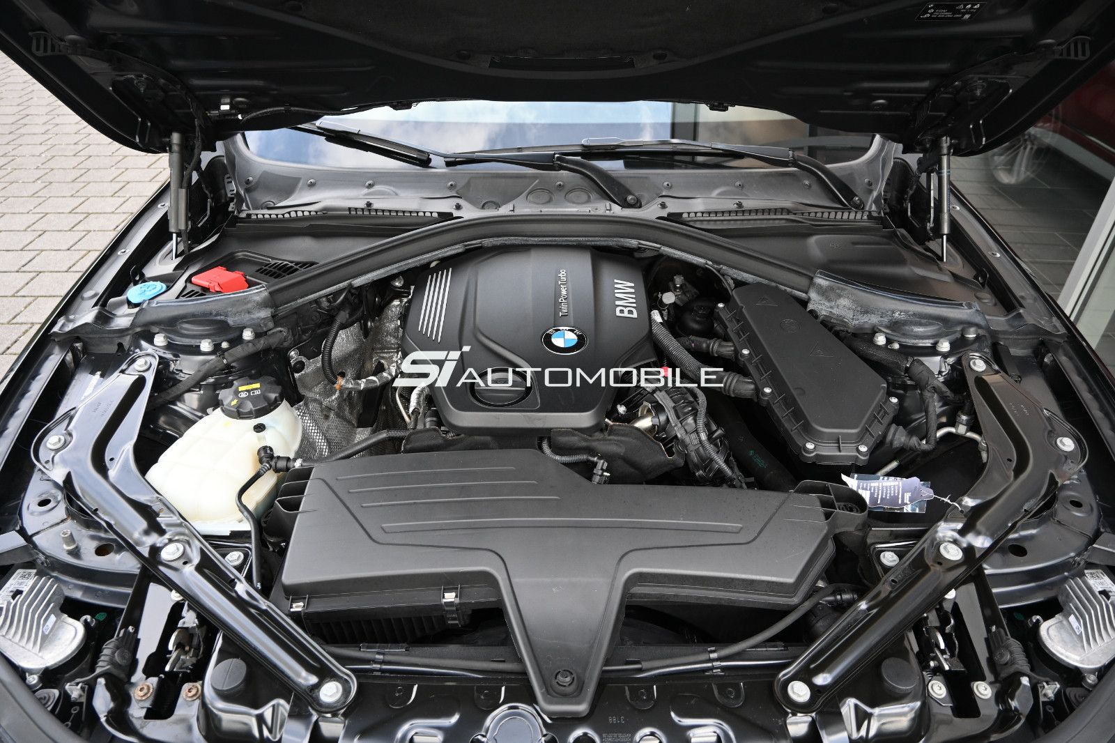Fahrzeugabbildung BMW 420d Cabrio Sport Line Aut. °LED ADAPT.°KAMERA°
