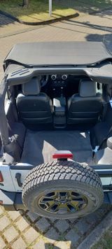 Jeep Wrangler Sahara 2.8 CRD Autom. Sahara - Jeep: Crd
